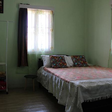Harry'S Bed And Breakfast1 실롱 외부 사진